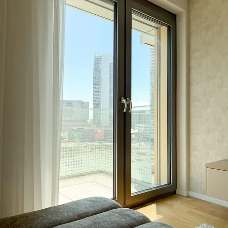 New Bright 1br Metropolis Downtown Ac Free Parking * 브라티슬라바