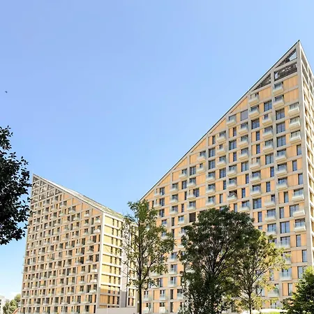 New Bright 1br Metropolis Downtown Ac Free Parking * 브라티슬라바